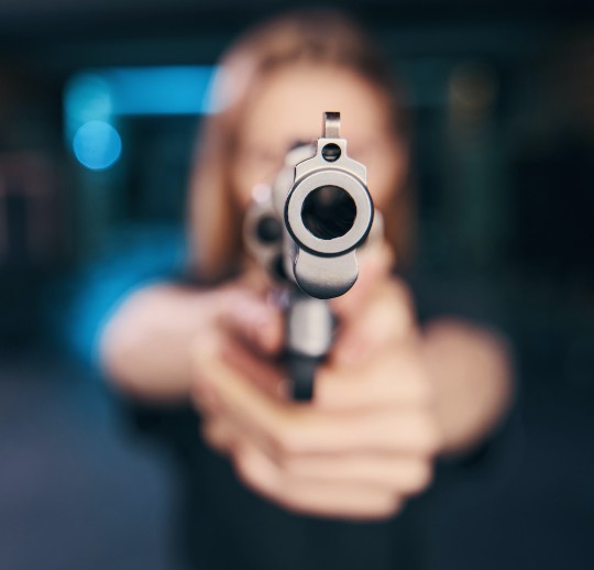 Женская самооборона: выбор травматического оружия для женщин